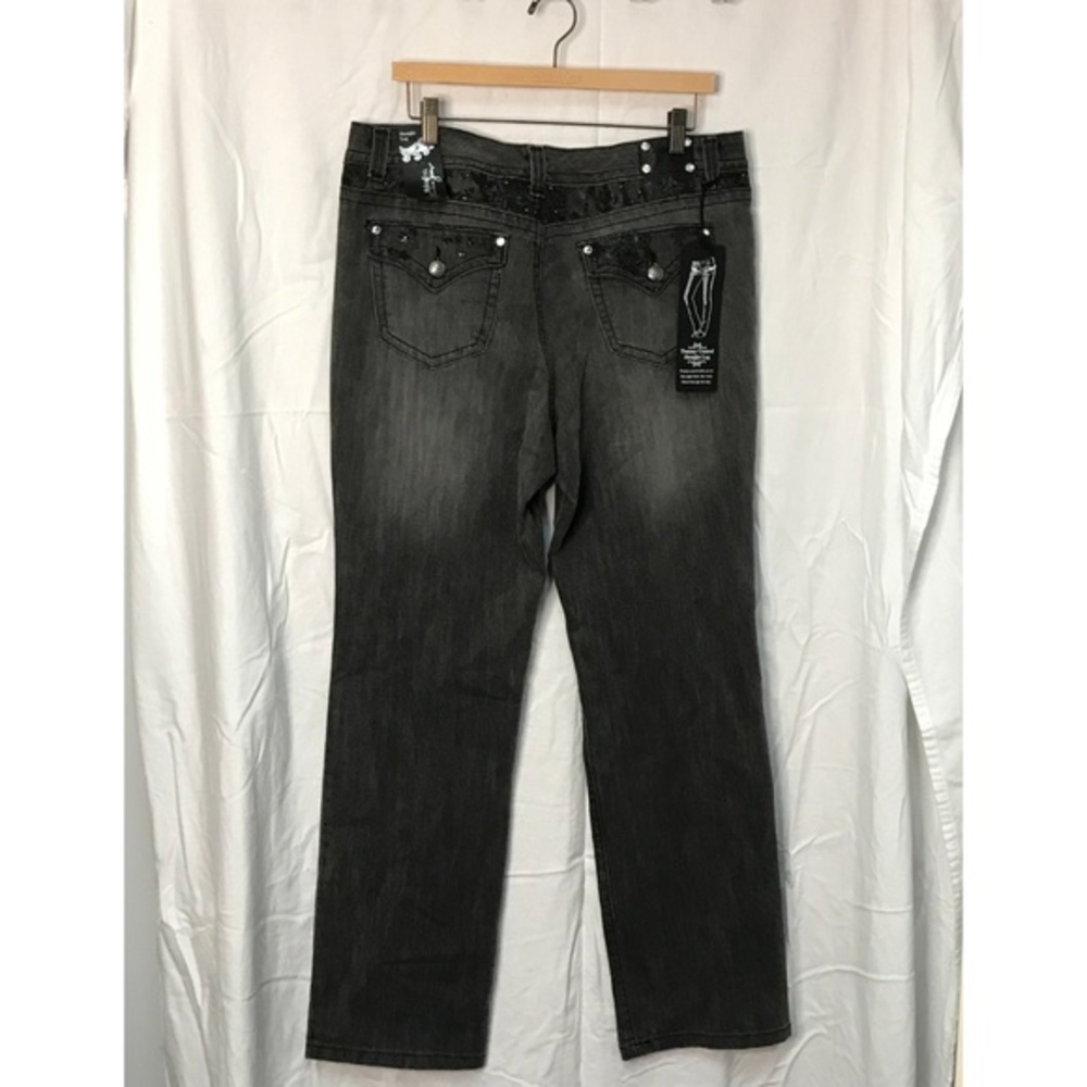NWT Macys Style Co Embellished Tummy Control Jeans - Picture 3 of 3